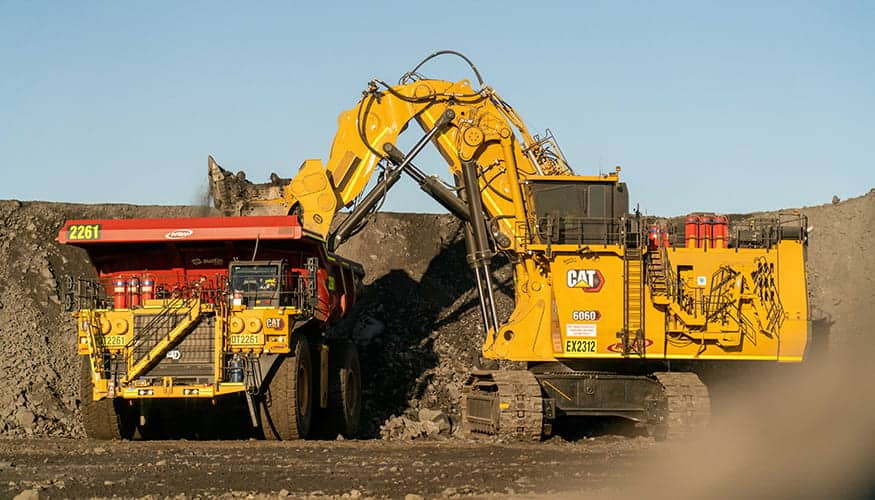 Cat 6060 Hydraulic Mining Shovel Loading