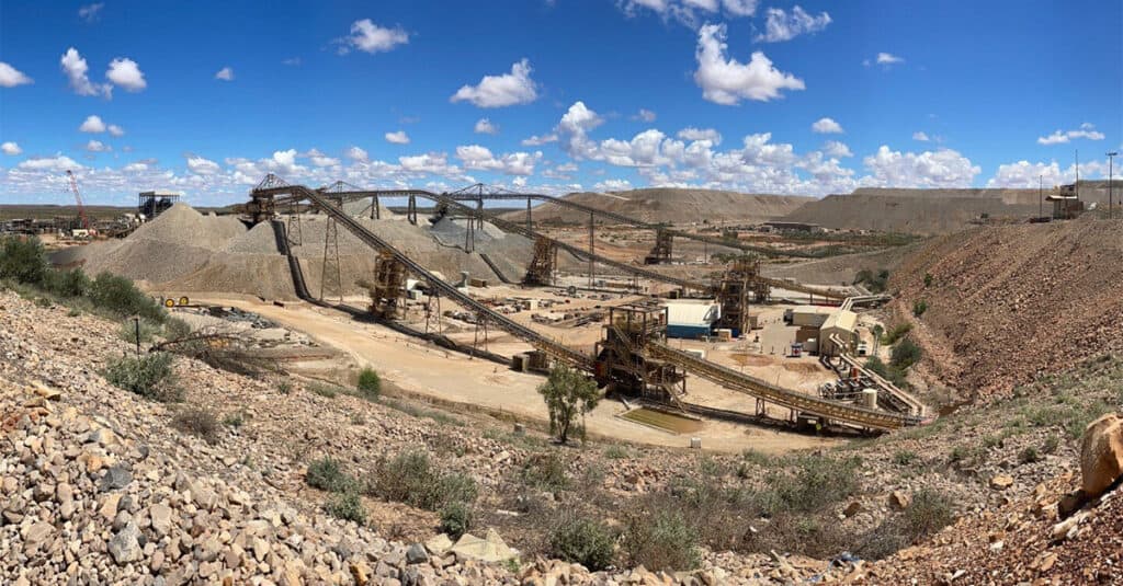 Greatland Welcomes Its First Cat Machine: A Cat 6060 Hydraulic Mining Shovel